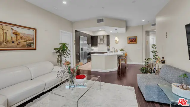 611 Caruso Avenue, Glendale, CA 91210 - #3