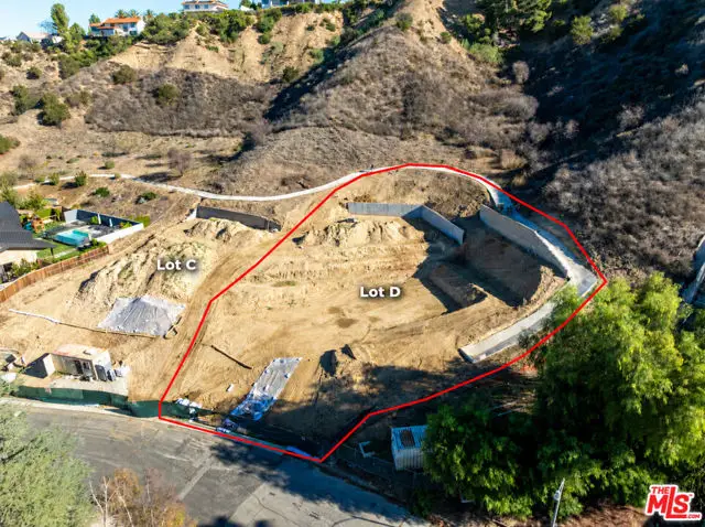 20113 W Chapter Dr, Woodland Hills, CA 91364 - #3