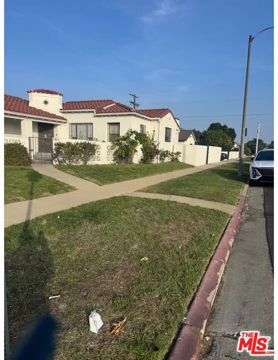 7530 S Hobart Boulevard, Los Angeles, CA 90047 - Image #1