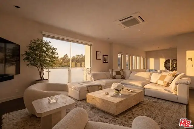 928 N Croft Avenue #304, Los Angeles, CA 90069 - Image #2