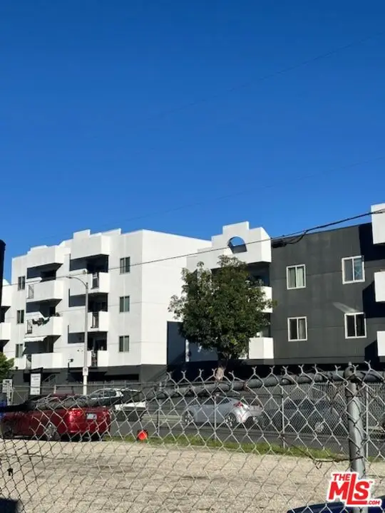 10821 Magnolia Boulevard, North Hollywood, CA 91601 - Image #3