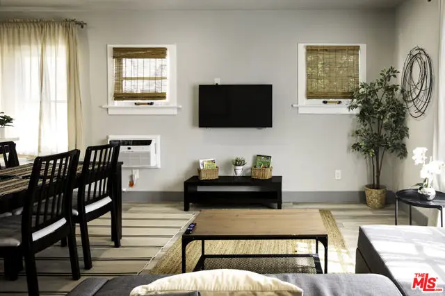 1561 S Harvard Boulevard, Los Angeles, CA 90006 - #2