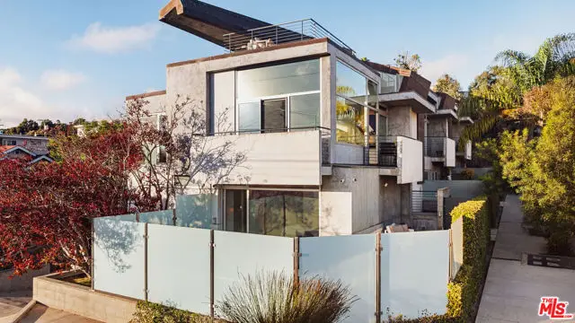 235 Ocean Park Boulevard #1, Santa Monica, CA 90405 - #3