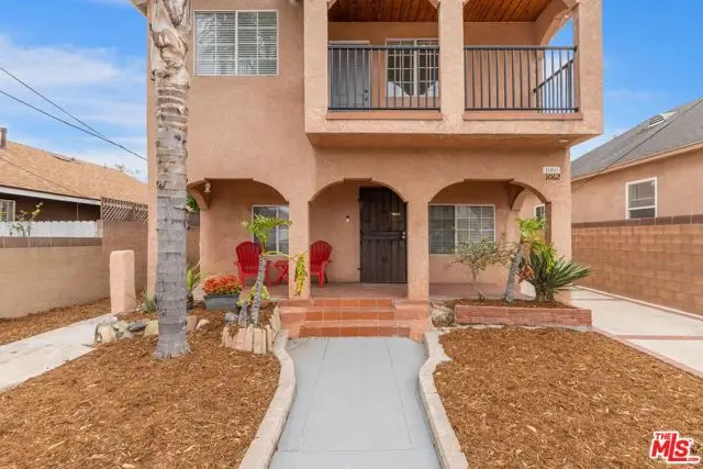 1060 Mcfarland Avenue, Wilmington, CA 90744 - Image #2