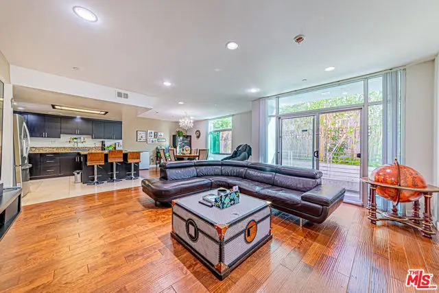 332 S Oxford Avenue #106, Los Angeles, CA 90020 - Image #2