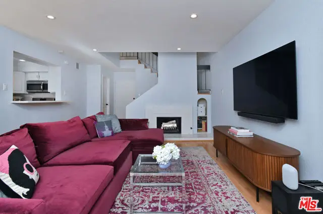 4425 Whitsett Avenue #218, Studio City, CA 91604 - Image #1