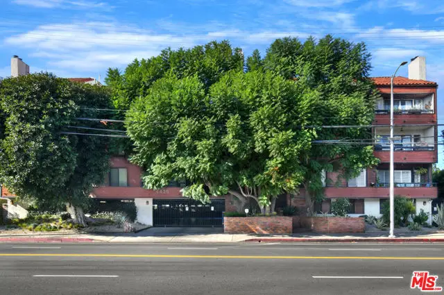 4425 Whitsett Avenue #218, Studio City, CA 91604 - Image #2