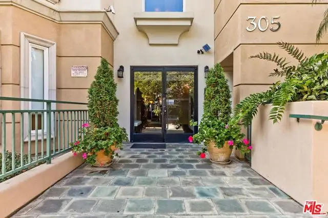 305 Arnaz Drive #304, Los Angeles, CA 90048 - Image #2