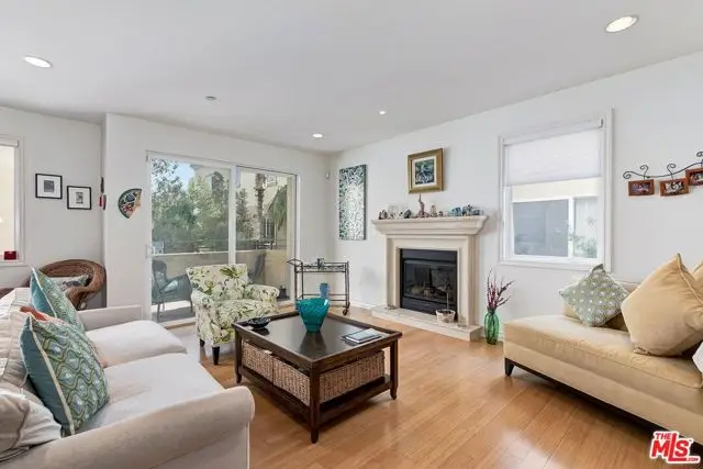 305 Arnaz Drive #304, Los Angeles, CA 90048 - Image #3