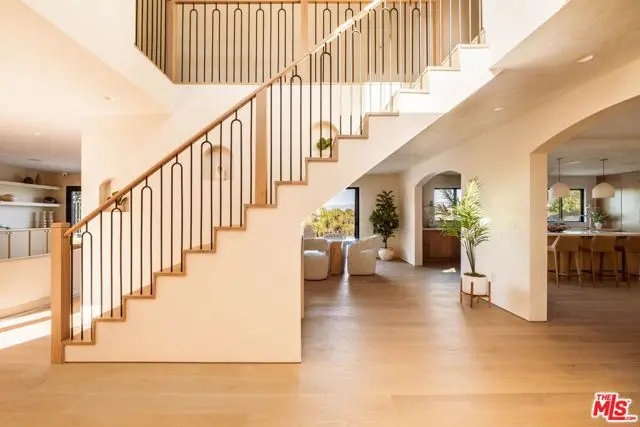 11351 Dona Lisa Drive, Studio City, CA 91604 - Image #3