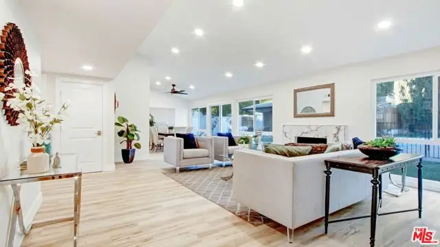 24201 Burbank Boulevard, Woodland Hills, CA 91367 - Image #3
