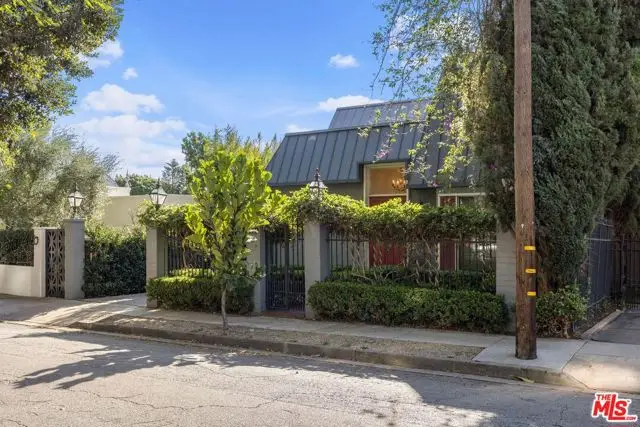 9044 Elevado Street, West Hollywood, CA 90069 - #2
