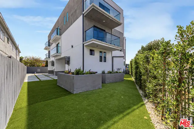 1636 Longwood Avenue, Los Angeles, CA 90019 - Image #2