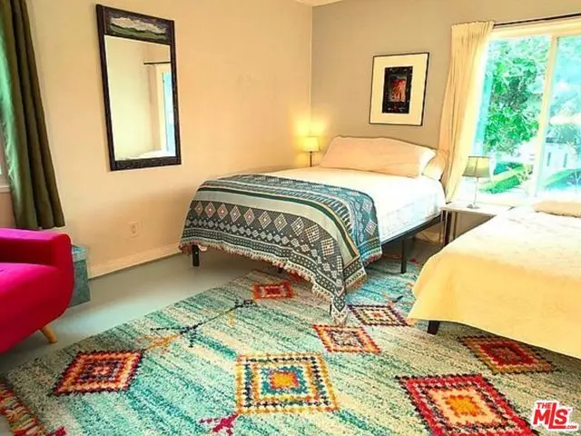 11282 Dona Lola Drive, Studio City, CA 91604 - Image #3