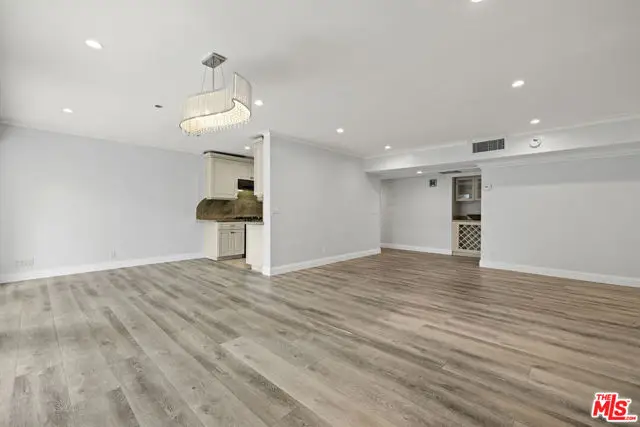 423 S Rexford Drive #106, Beverly Hills, CA 90212 - Image #2