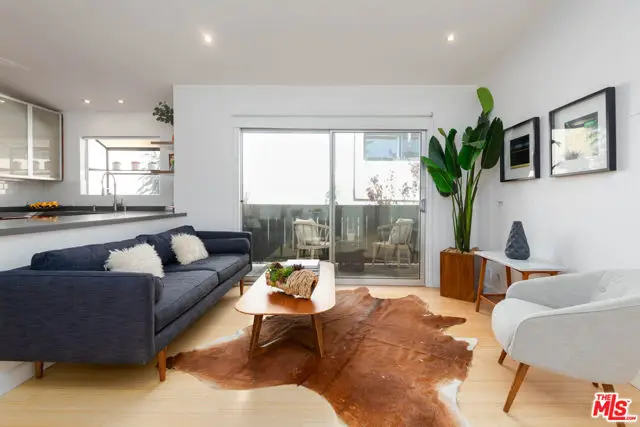 11634 Gorham Avenue #203, Los Angeles, CA 90049 - Image #2