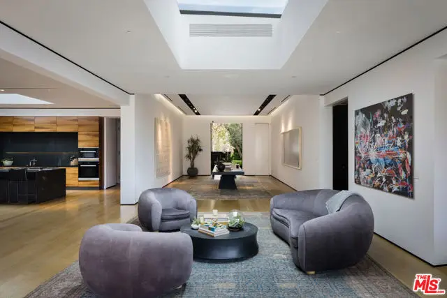 1877 Rising Glen Road, Los Angeles, CA 90069 - Image #3