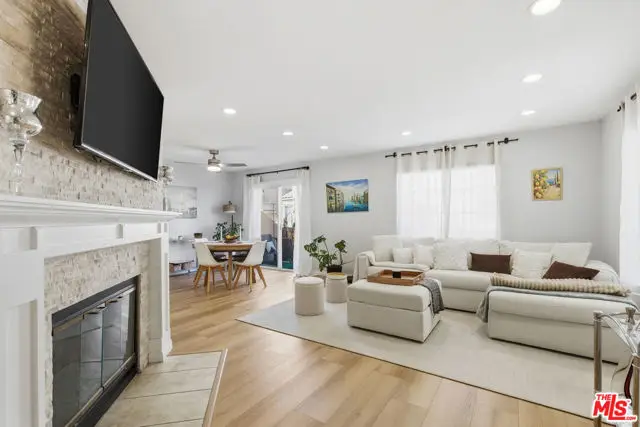 18840 Vista Del Canon #D, Santa Clarita, CA 91321 - Image #3