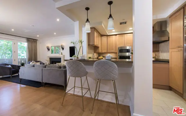 411 N Oakhurst Drive #305, Beverly Hills, CA 90210 - Image #2