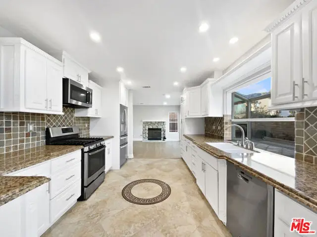 28547 Heather Lane, Castaic, CA 91384 - Image #2