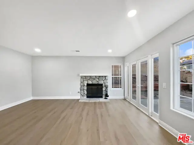 28547 Heather Lane, Castaic, CA 91384 - Image #3