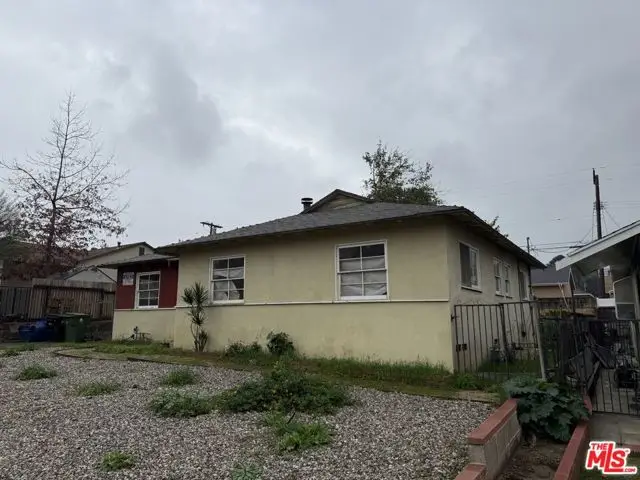 8230 Kyle Street, Sunland, CA 91040 - Image #2