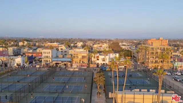 1915 Ocean Front Walk, Venice, CA 90291 - #2