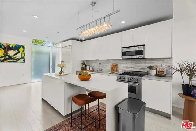 7917 Willoughby Avenue #2, Los Angeles, CA 90046 - Image #1