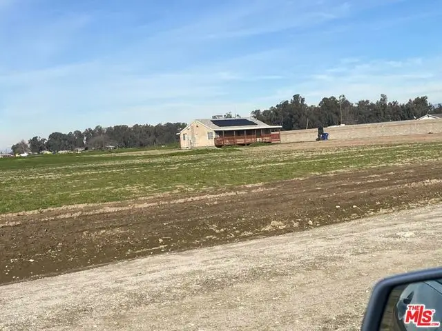 8424 Hosey Avenue, Bakersfield, CA 93311 - Image #2