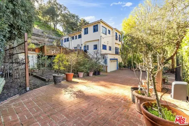 2270 Benedict Canyon Drive, Beverly Hills, CA 90210 - Image #2