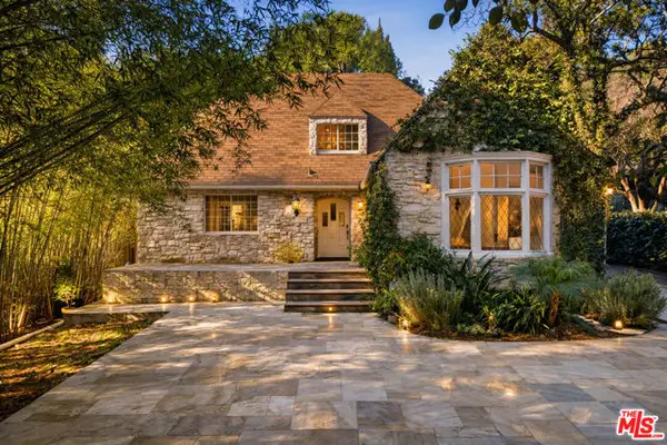 2633 N Commonwealth Avenue, Los Angeles, CA 90027