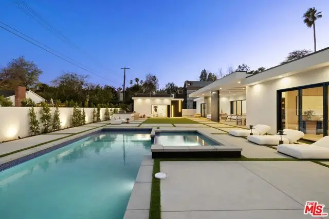 5200 Oakdale Avenue, Woodland Hills, CA 91364 - Image #2