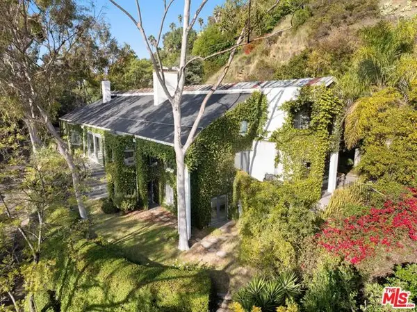 10549 Rocca Place, Los Angeles, CA 90077