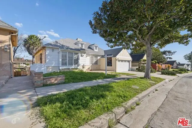 5002 Valley Ridge Avenue, View Park Windsor Hills, CA 90043 - Image #2