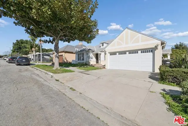 5002 Valley Ridge Avenue, View Park Windsor Hills, CA 90043 - Image #3
