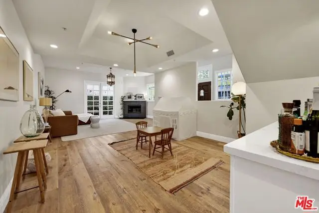 11963 Mayfield Avenue #102, Los Angeles, CA 90049 - Image #1