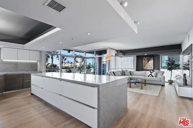 13700 Marina Pointe Drive #624, Marina Del Rey, CA 90292 - Image #1