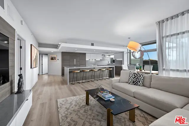 13700 Marina Pointe Drive #624, Marina Del Rey, CA 90292 - Image #2