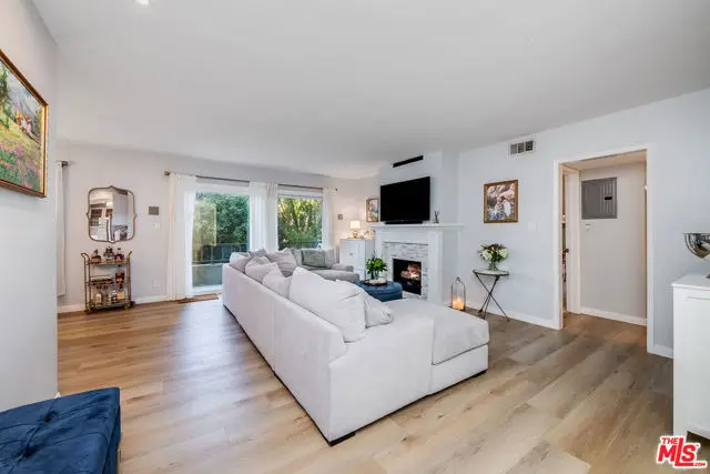 10707 Camarillo Street #108, North Hollywood, CA 91602 - Image #2