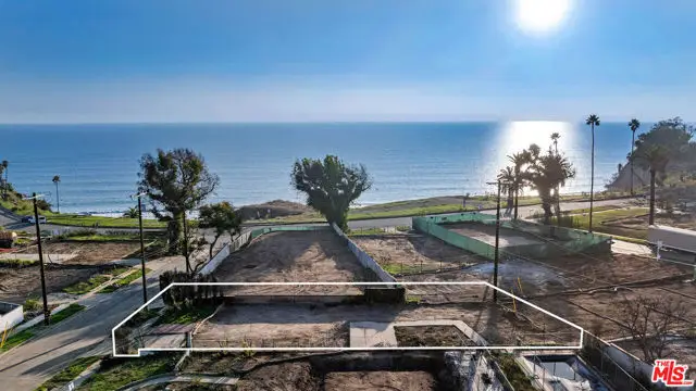 321 Lombard Avenue, Pacific Palisades, CA 90272 - #2