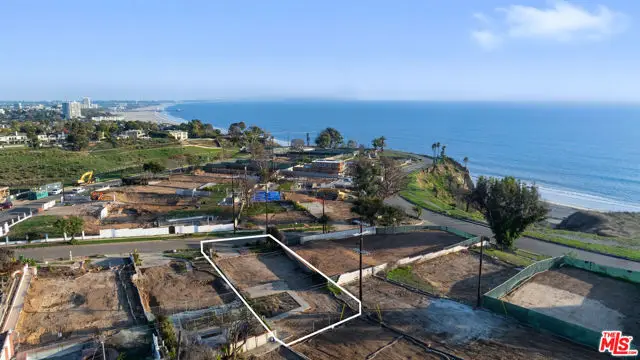 321 Lombard Avenue, Pacific Palisades, CA 90272 - #3