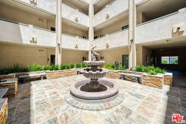 1043 S Kenmore Avenue #201, Los Angeles, CA 90006 - Image #2