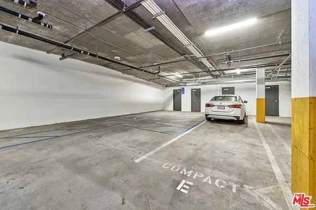 829 N Martel Avenue #5, Los Angeles, CA 90046 - Image #3