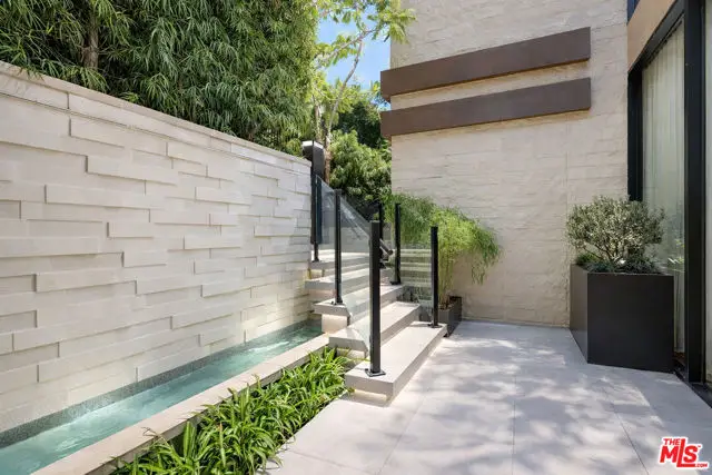 815 N Tigertail Road, Los Angeles, CA 90049 - Image #2