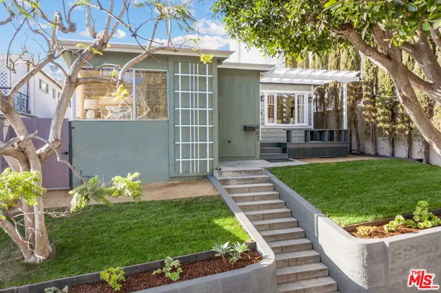 607 Ashland Avenue, Santa Monica, CA 90405 - Image #2