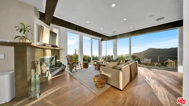 2915 Tuna Canyon Road, Topanga, CA 90290 - Image #1