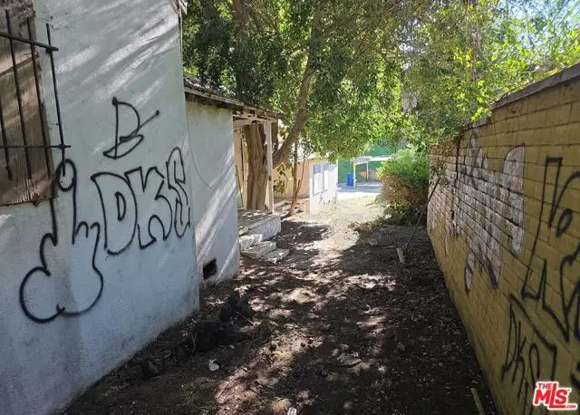 2200 Nichols Canyon Road, Los Angeles, CA 90046 - Image #3