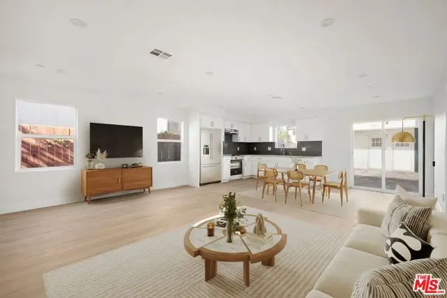 645 W 97th Street, Los Angeles, CA 90044 - Image #3