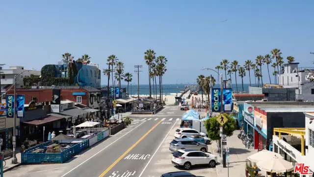 13206 Admiral Avenue #F, Marina Del Rey, CA 90292 - #2