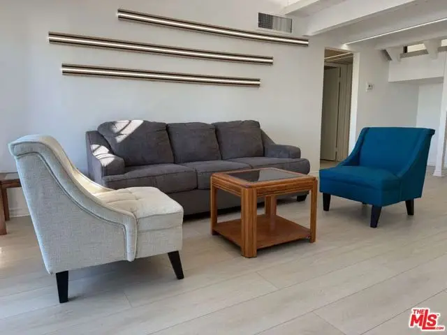 18350 Hatteras Street #278, Tarzana, CA 91356 - Image #2